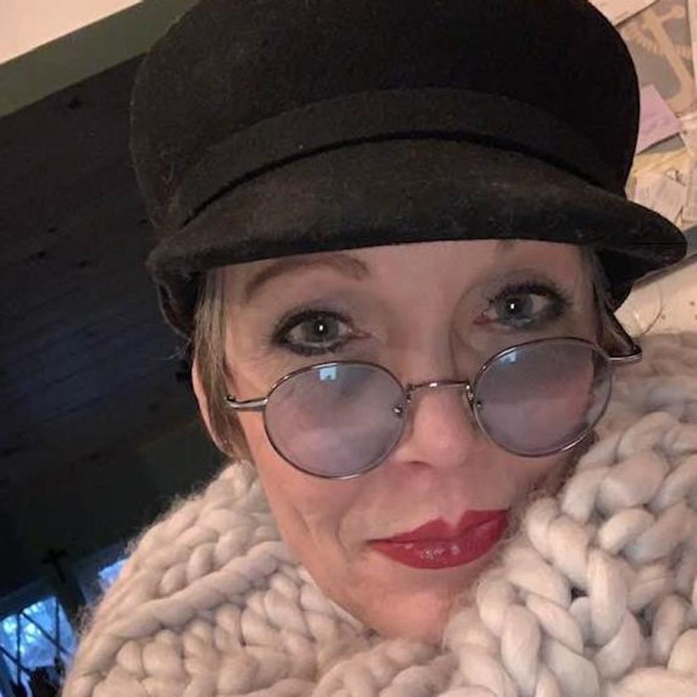 Meet your Posher, Sharon